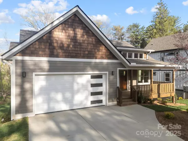 62 Pinedale RD, Asheville, NC 28805