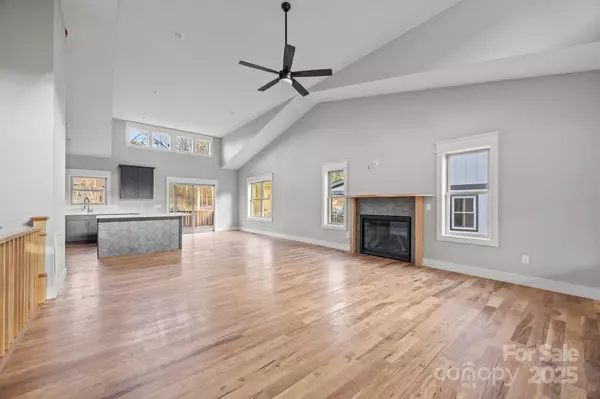 Asheville, NC 28805,62 Pinedale RD