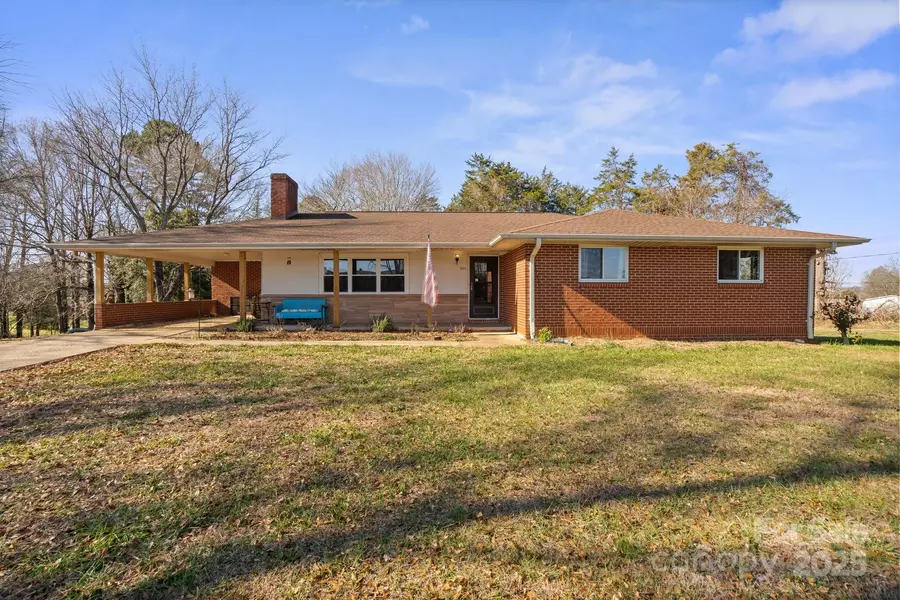 4331 Sulphur Springs RD NE, Hickory, NC 28601