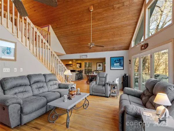 Burnsville, NC 28714,179 South Toe River RD