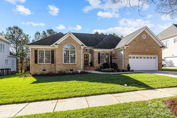 3065 River Bend DR, Tega Cay, SC 29708