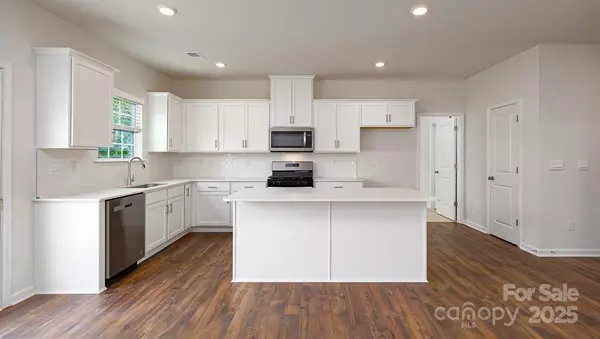 Waynesville, NC 28786,34 Woodvale DR