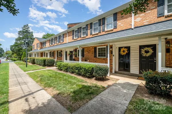 1210 Green Oaks LN #G,  Charlotte,  NC 28205