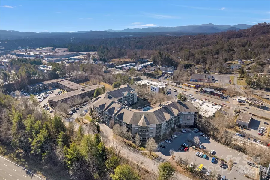 9 Kenilworth Knoll #104, Asheville, NC 28805