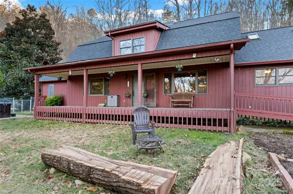 82 Dula CV, Weaverville, NC 28787