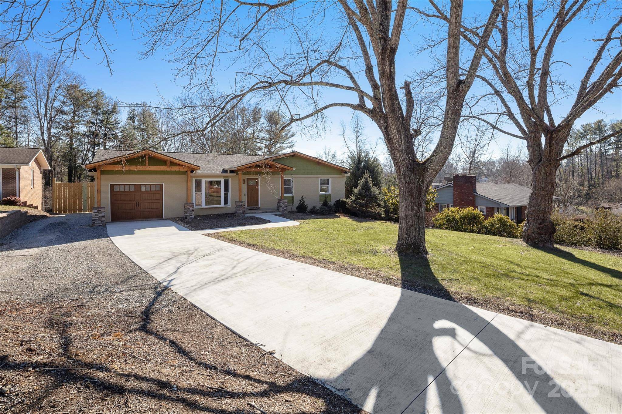 Arden, NC 28704,5 Pointview CT