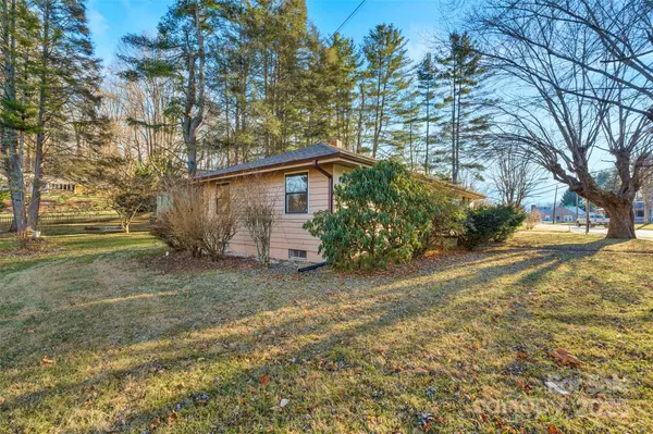 Waynesville, NC 28786,713 Brown AVE