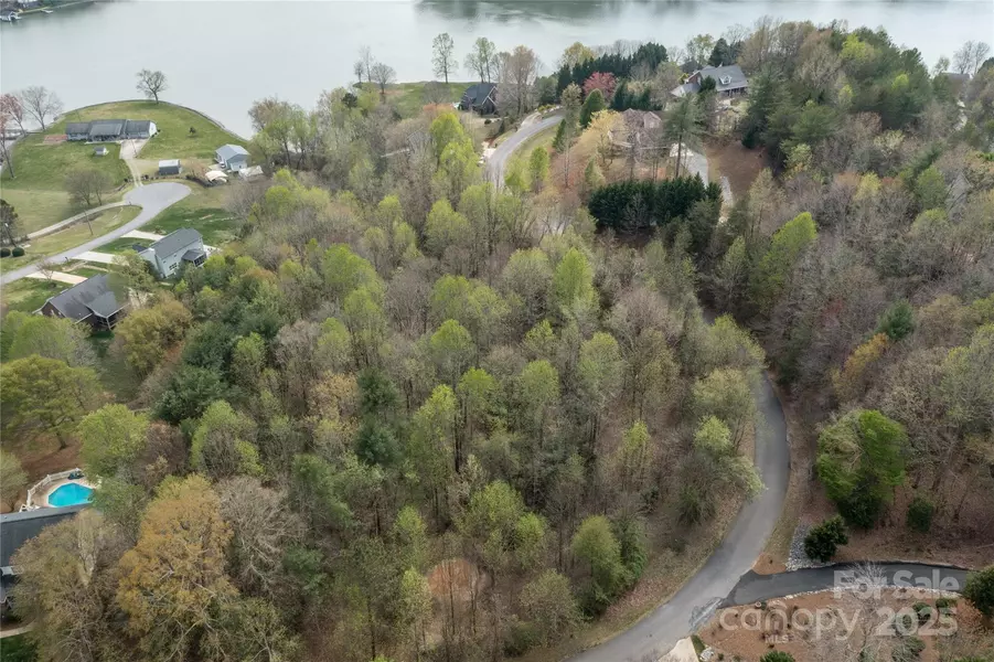 5763 Crown TER, Hickory, NC 28601