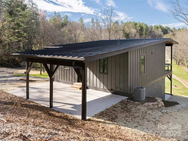 Fairview, NC 28730,18 Cane Creek LN