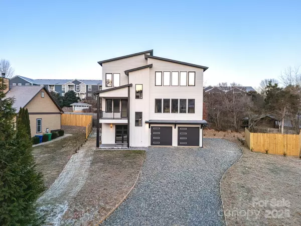 9 Azure Sage WAY, Asheville, NC 28806