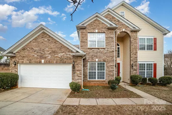 Charlotte, NC 28213,16737 Winston Oaks CT