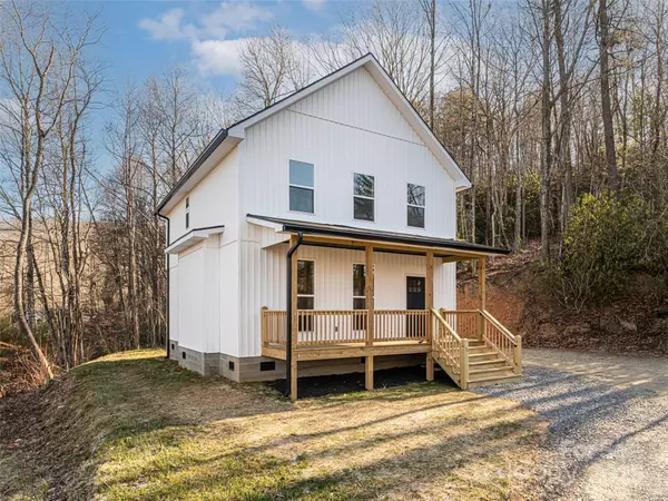 22 Border ST, Black Mountain, NC 28711