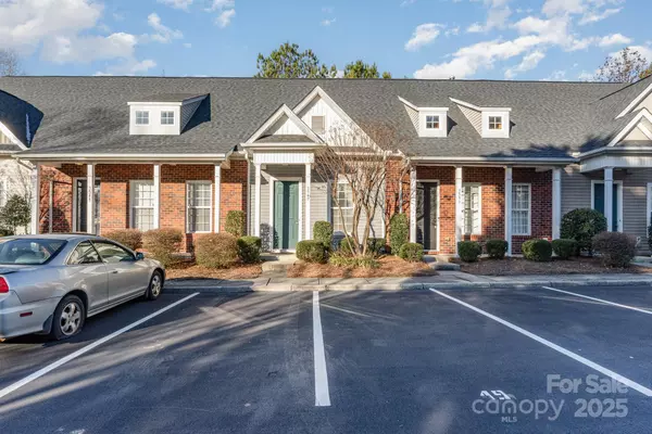 Charlotte, NC 28216,3549 Creeping Flora LN