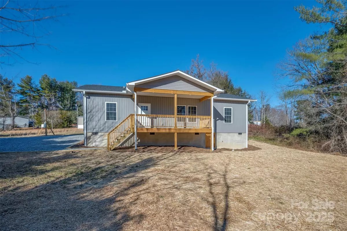 Flat Rock, NC 28731,43 Bishop LN