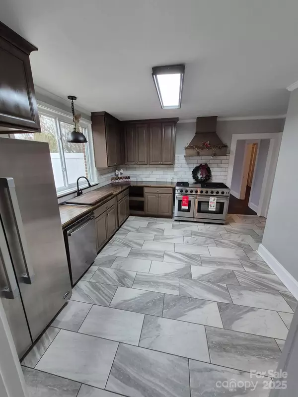 Concord, NC 28025,19 Todd DR NE