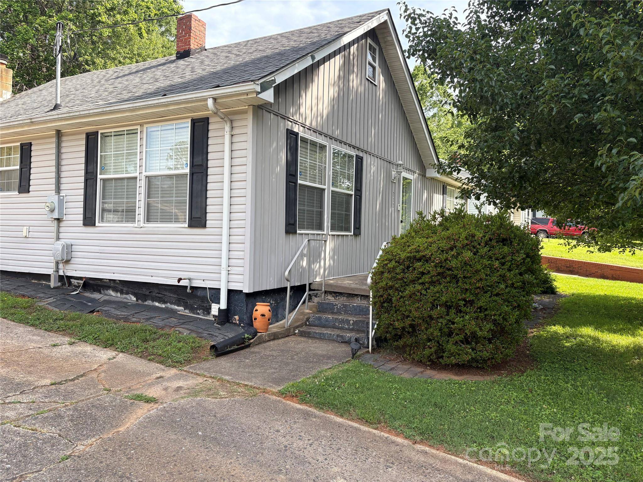 Statesville, NC 28677,212 W Bingham ST