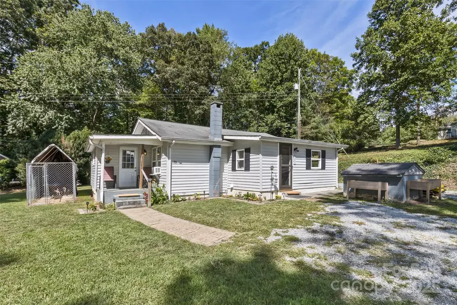 79 Prairie LN, Hendersonville, NC 28792