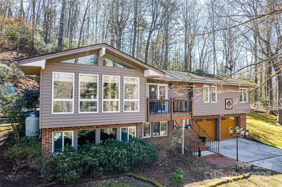 40 Lochencove Ridge RD, Brevard, NC 28712