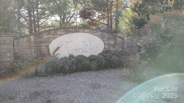 Stony Point, NC 28678,283 Rivercliff DR #20