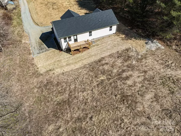 Hendersonville, NC 28739,63 Kanes DR