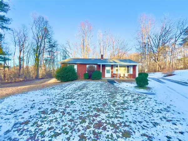 1588 Dulatown RD, Lenoir, NC 28645