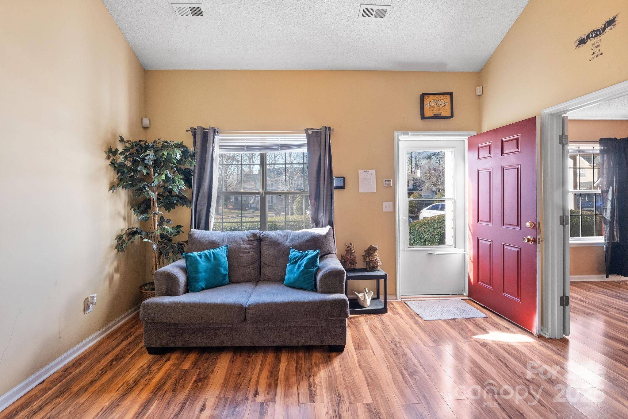 Charlotte, NC 28269,5702 Prescott CT