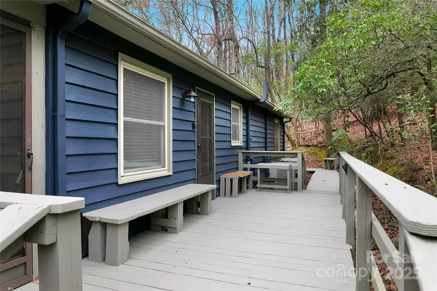 3703 Connestee TRL, Brevard, NC 28712