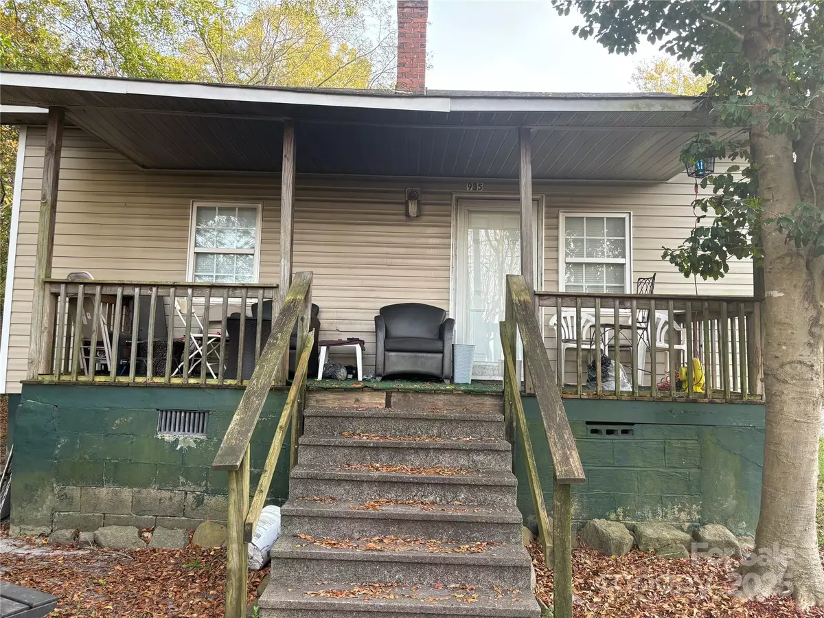 Gastonia, NC 28052,935 Brown ST