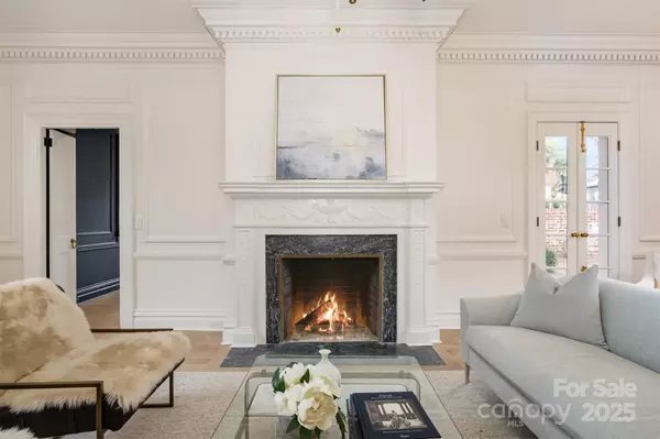 Charlotte, NC 28205,2400 Mecklenburg AVE