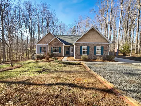 9153 Leah Meadow LN, Charlotte, NC 28227