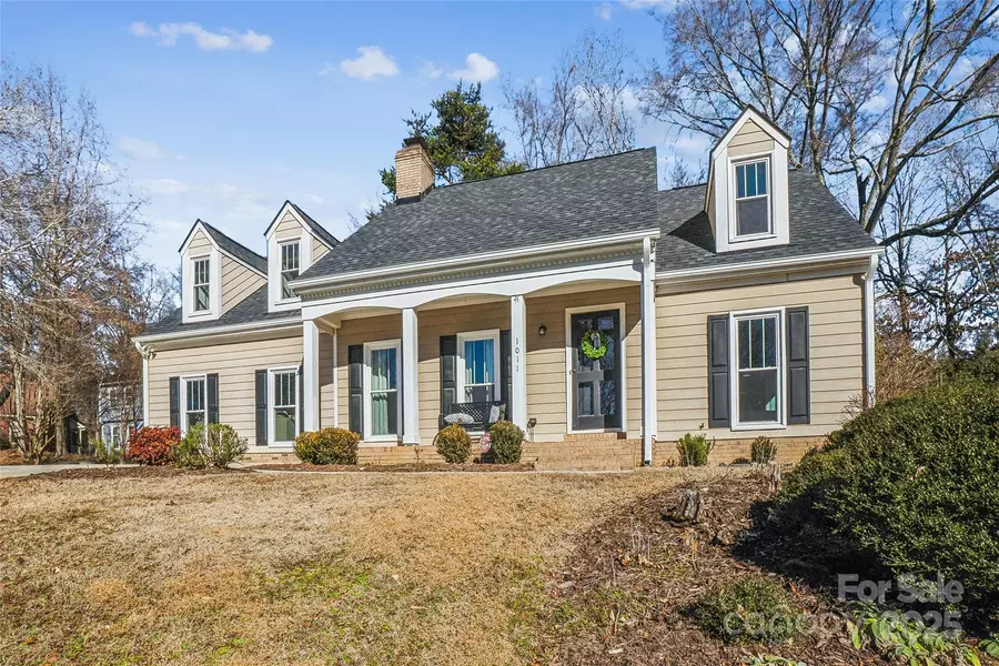 1011 Jaywood LN, Matthews, NC 28105