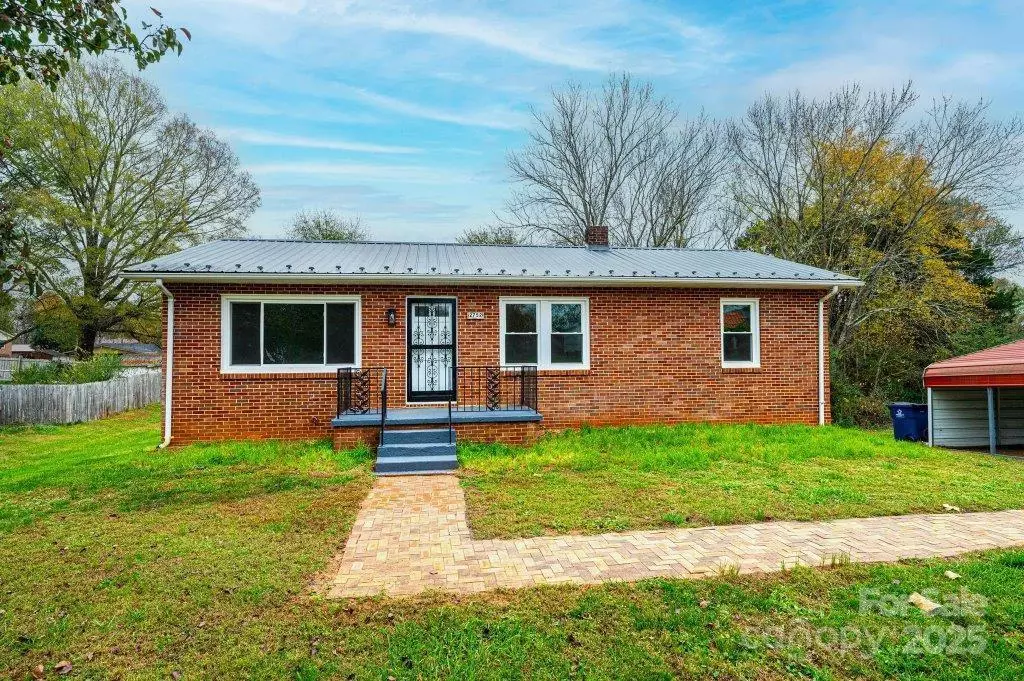 Hickory, NC 28601,2752 21st ST NE