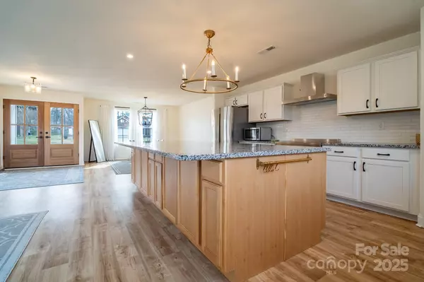 Hickory, NC 28601,9489 Westridge DR