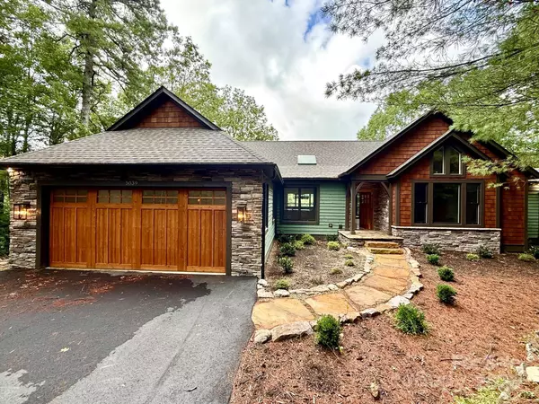 5039 Connestee TRL, Brevard, NC 28712
