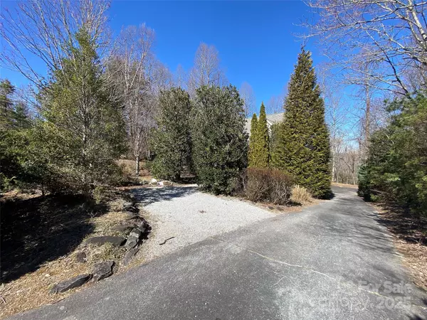 Hendersonville, NC 28739,1208 Kanuga Ridge RD