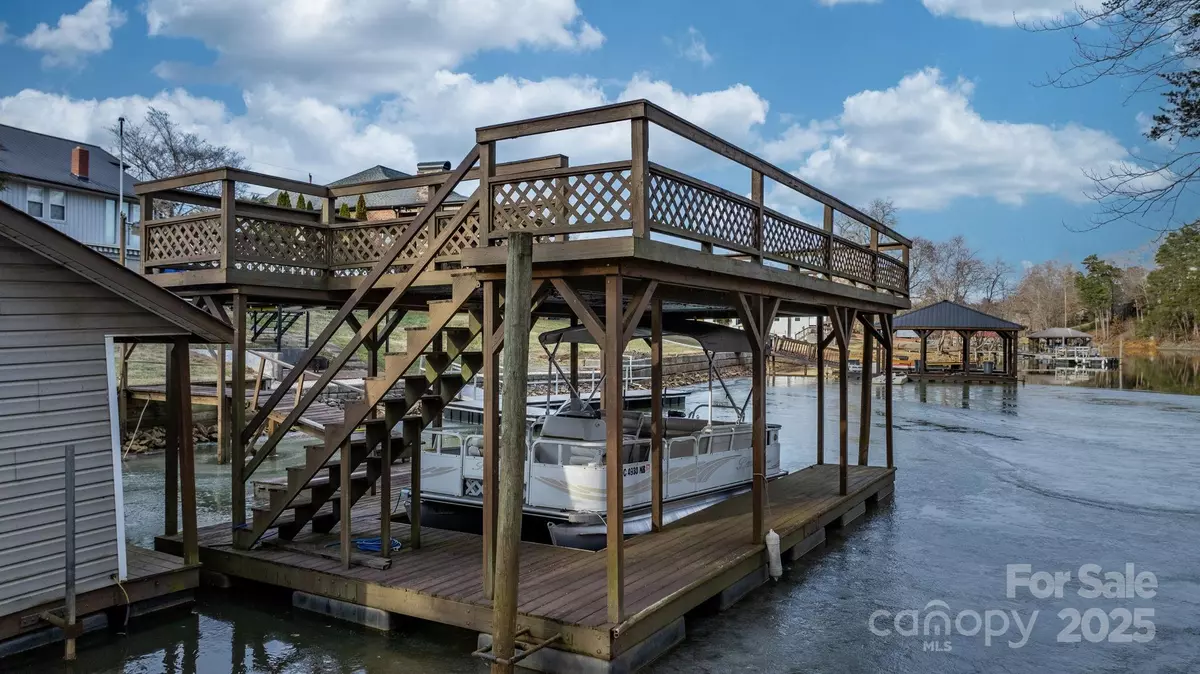 Hickory, NC 28601,3910 6th ST NW