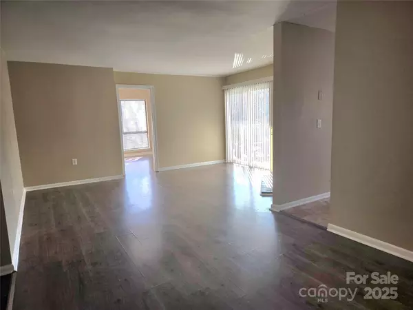 Charlotte, NC 28212,4902 Spring Lake DR #E