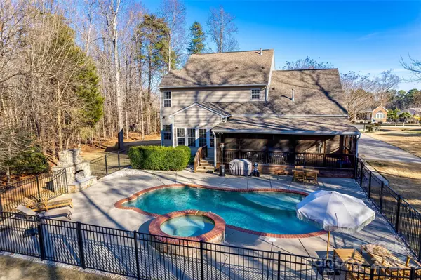 Lake Wylie, SC 29710,209 Squirrel LN