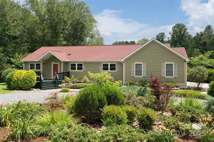 440 Island Ford RD, Brevard, NC 28712