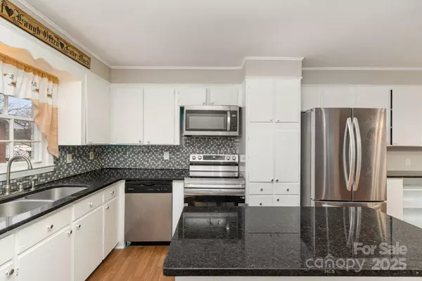 Charlotte, NC 28212,4630 Dawnwood DR