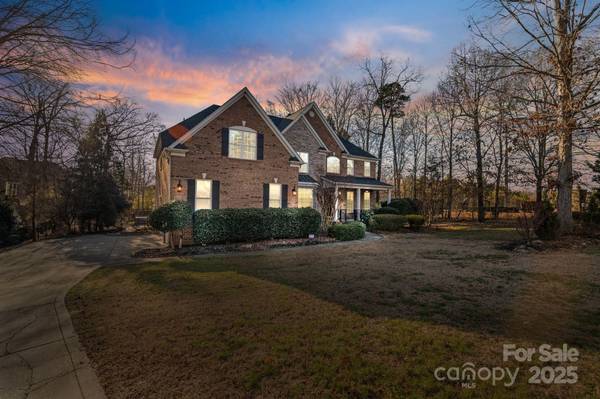 1102 Dobson DR,  Waxhaw,  NC 28173