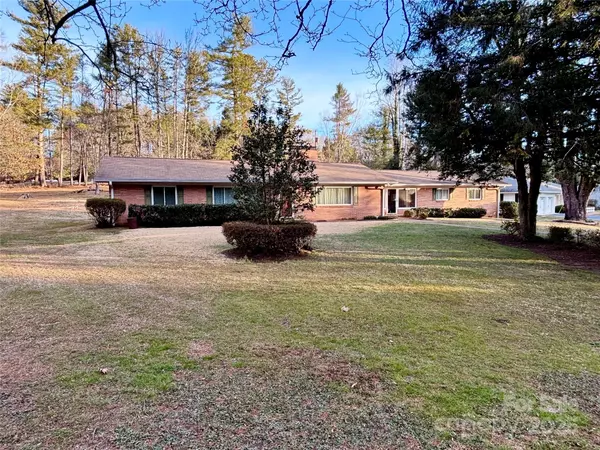 Hendersonville, NC 28791,1235 Ashby LN