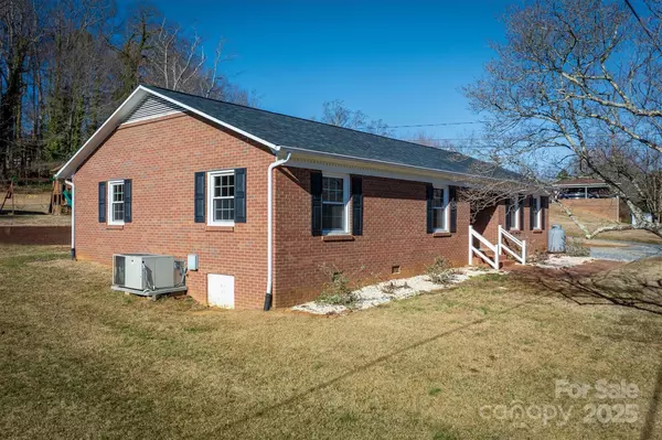 Lenoir, NC 28645,1505 Canterbury PL NE