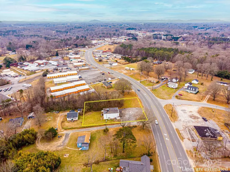 2902 & 2906 Springs RD NE, Hickory, NC 28601