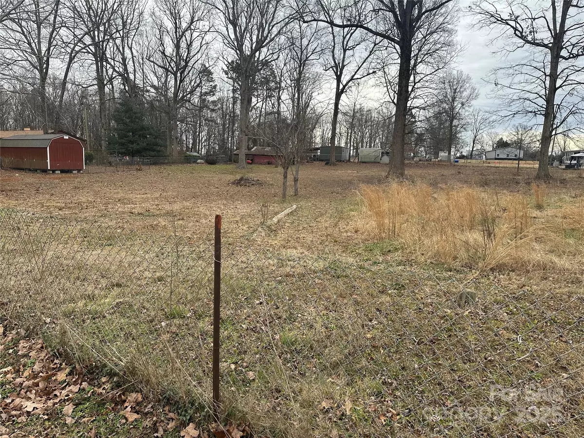 Lincolnton, NC 28092,00 NC 182 HWY