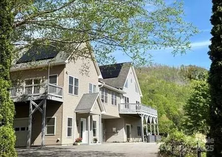 105 Elm DR, Asheville, NC 28805