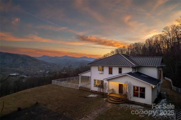 184 Porch View DR, Sylva, NC 28779