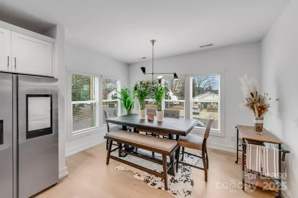 Charlotte, NC 28208,1500 Effingham RD