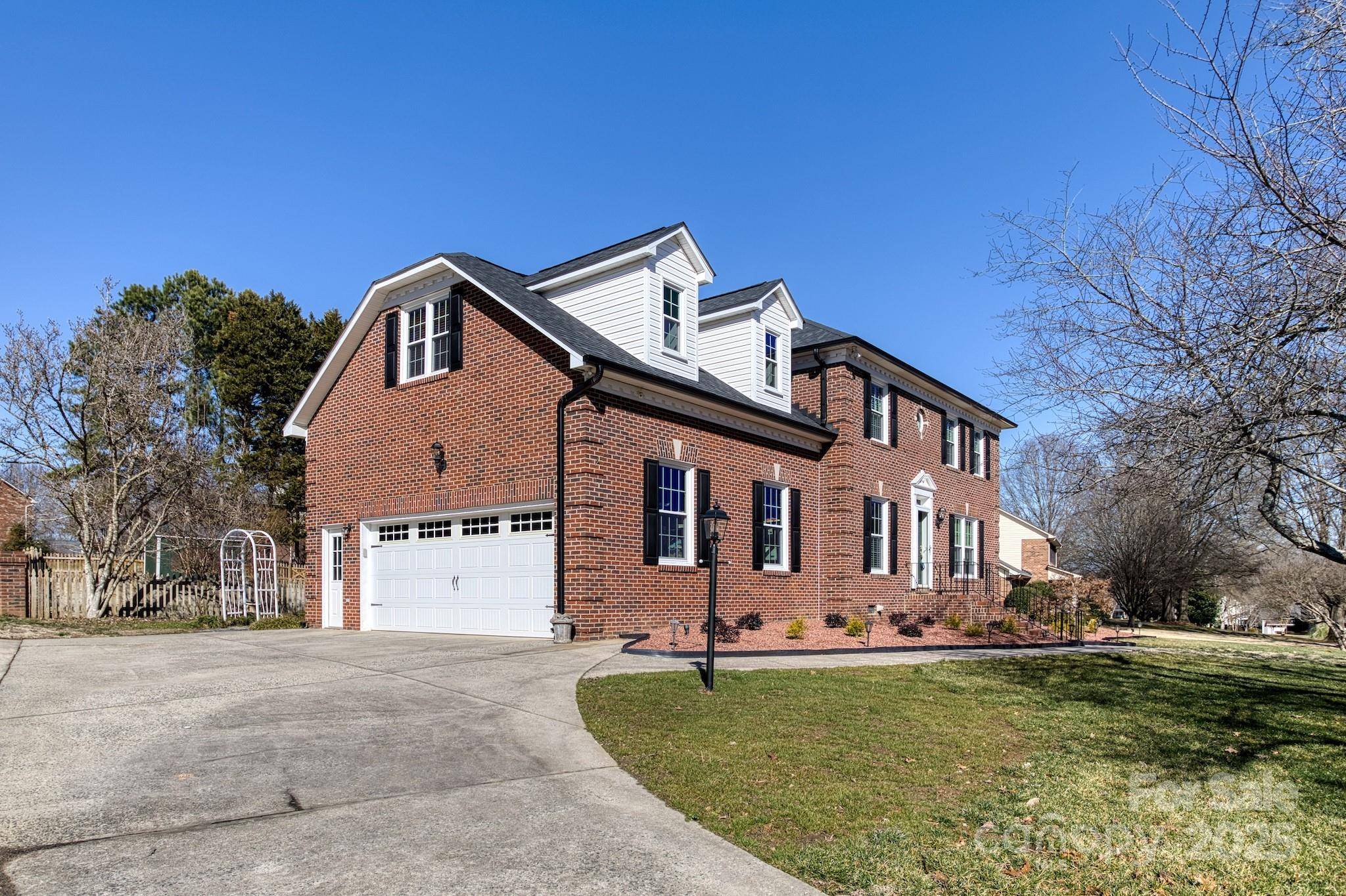Harrisburg, NC 28075,5438 Somerset LN