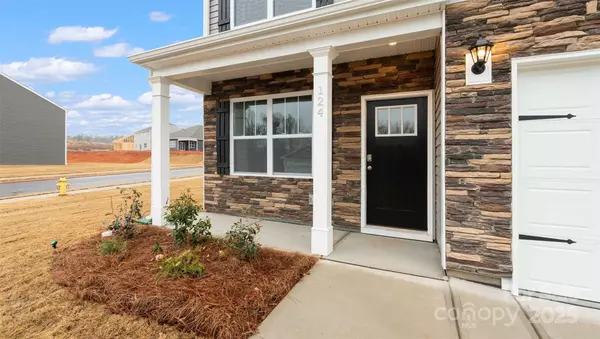 Newton, NC 28658,1730 Falls Cove RD